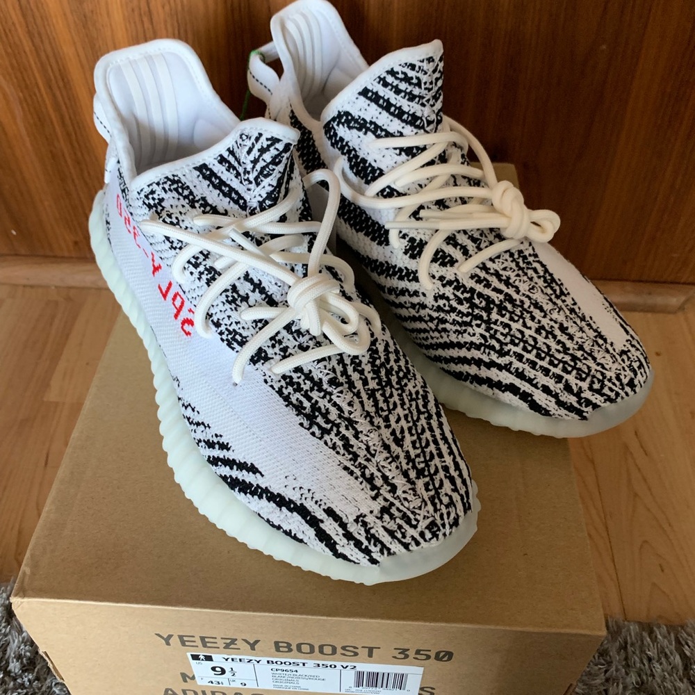 Yeezy boost 350 Zebra size 9.5